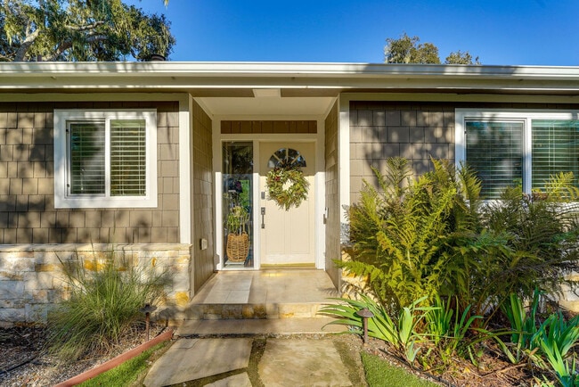 Building Photo - 1163 Arroyo Dr