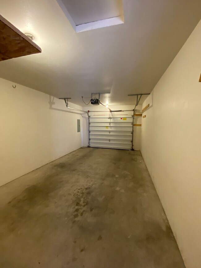 Building Photo - 603 N 11th St