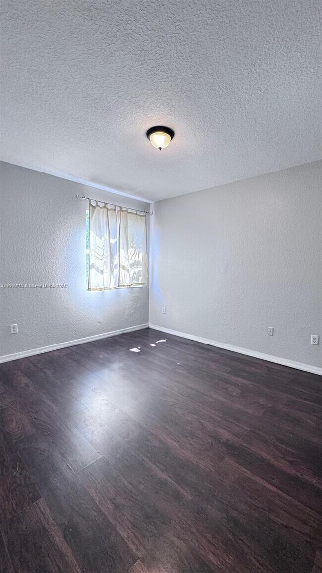 Building Photo - 15245 SW 30th Terrace