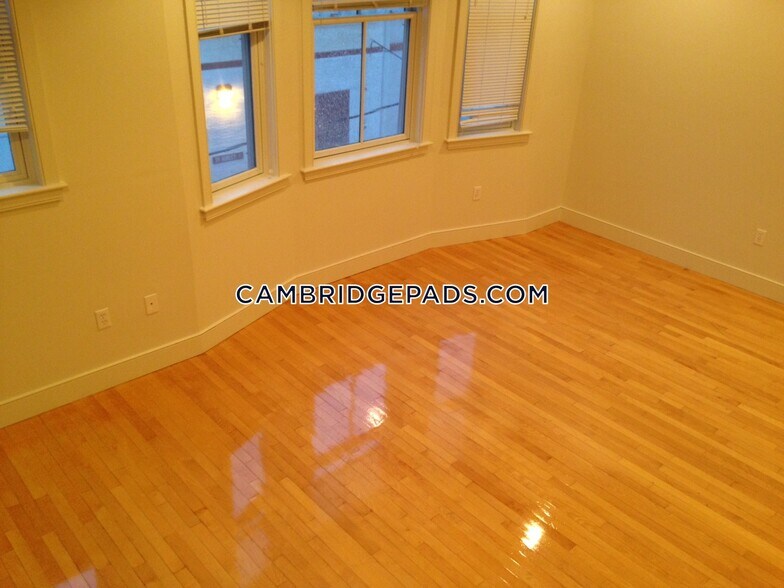 Building Photo - 110 Second St