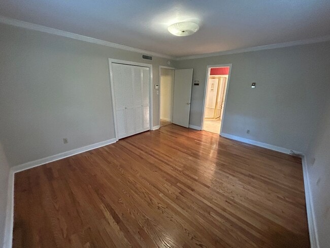 Building Photo - Spacious Multi-Level Brick Home