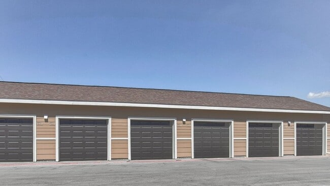 Building Photo - 7938 City Base Landing