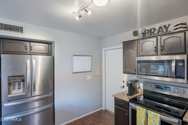 Building Photo - 8846 E Windrose Dr