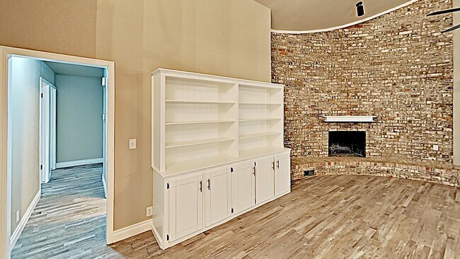 Building Photo - Beautiful 4 Bedroom 2 Bath in Edmond