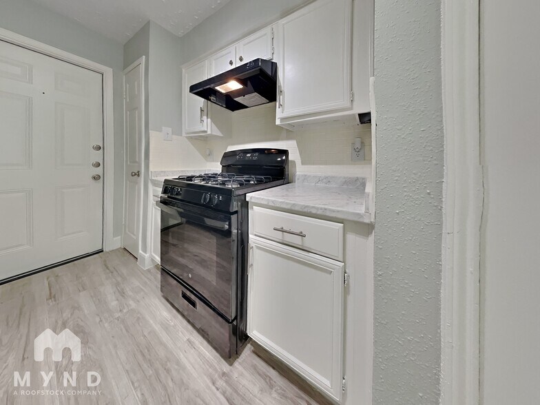 Building Photo - 4919 Quebec Blvd