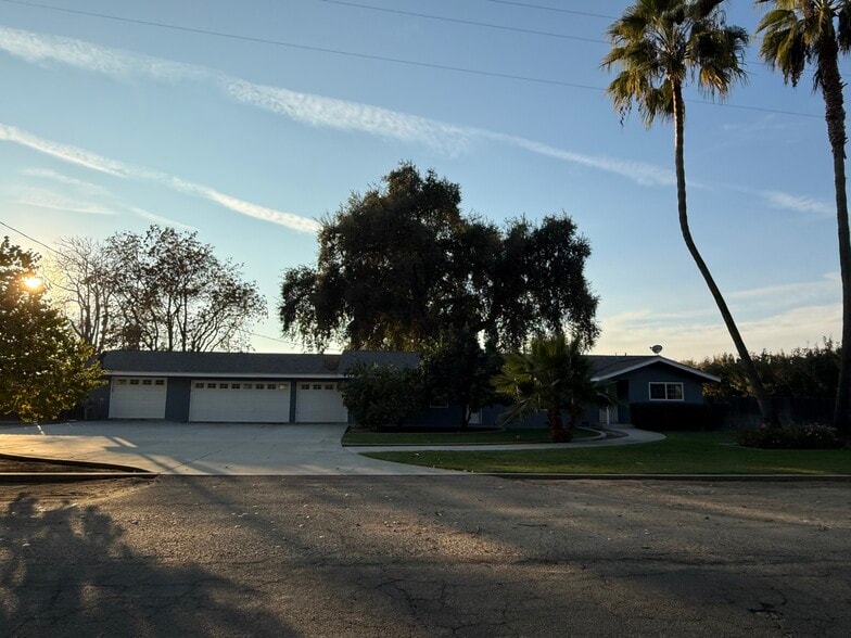 Building Photo - 7794 20 1/2 Ave