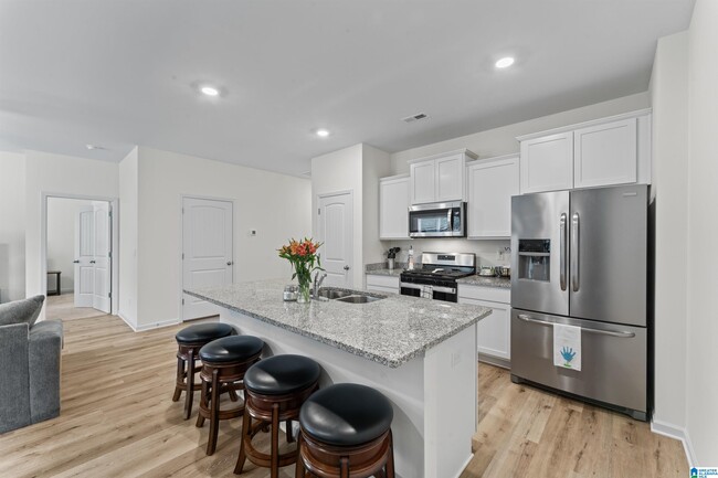 Building Photo - 991 Archers Trail N