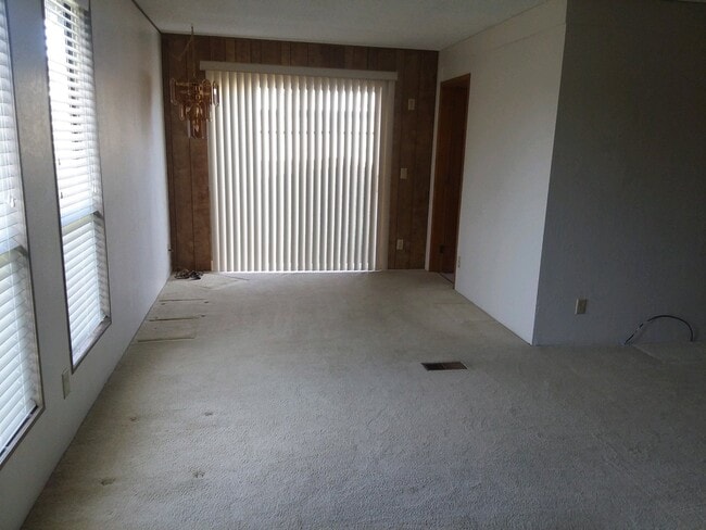 Building Photo - 2 Bedroom/2 Bath Modular Home Available Now!