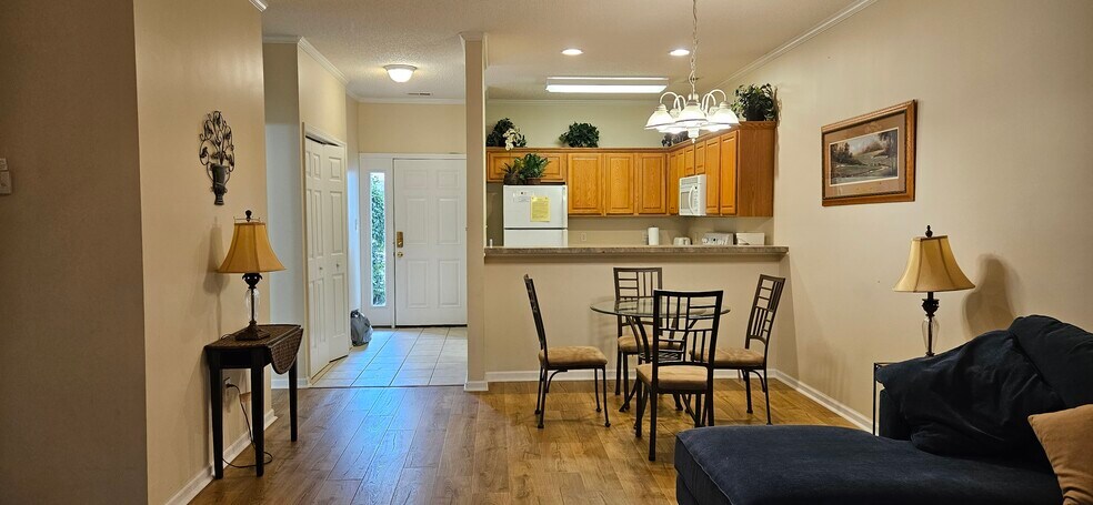 Building Photo - 142 Scotch Broom Dr