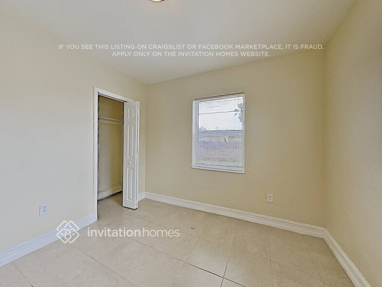 Building Photo - 13933 Madison St