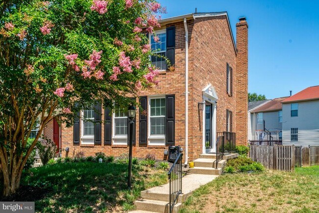 Building Photo - 6063 Hydrangea Dr