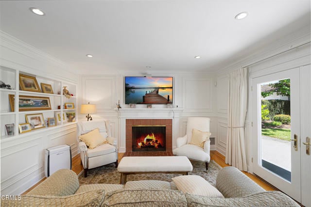 Building Photo - 1530 Vandyke Rd