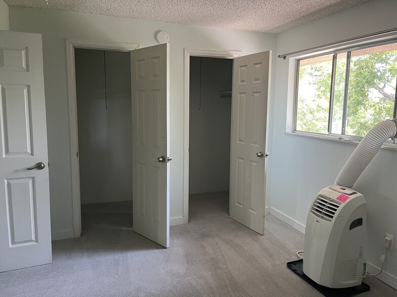 2 Walk in Closets - 3423 Madison Ave