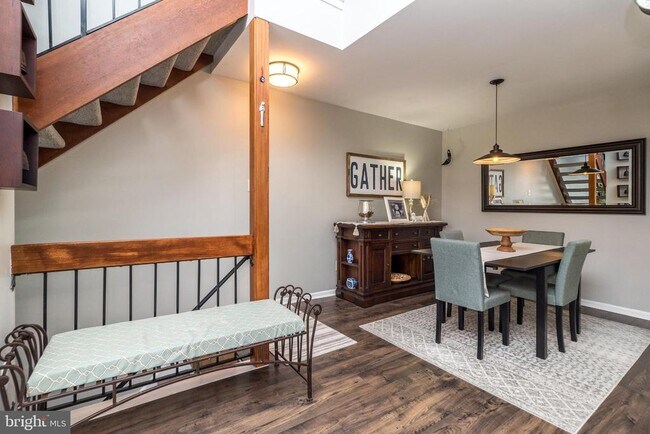 Building Photo - 42 Dogwood Ln