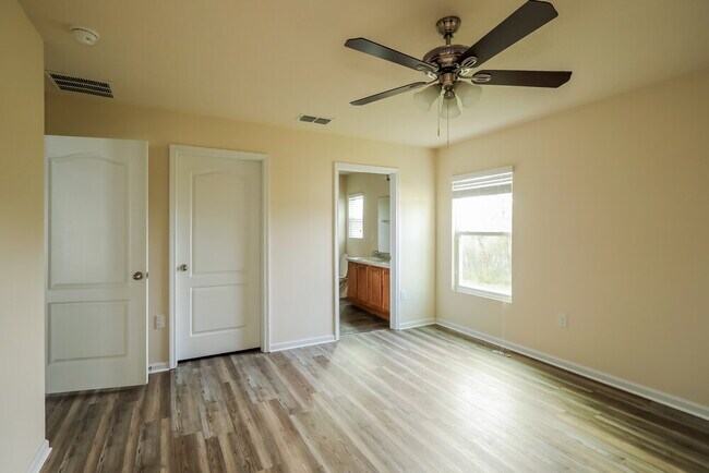 Building Photo - 1786 Eagle View Way