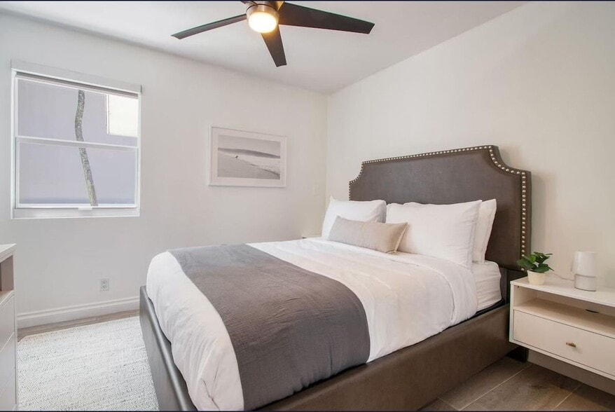 Building Photo - 3350 NE 14th Ct