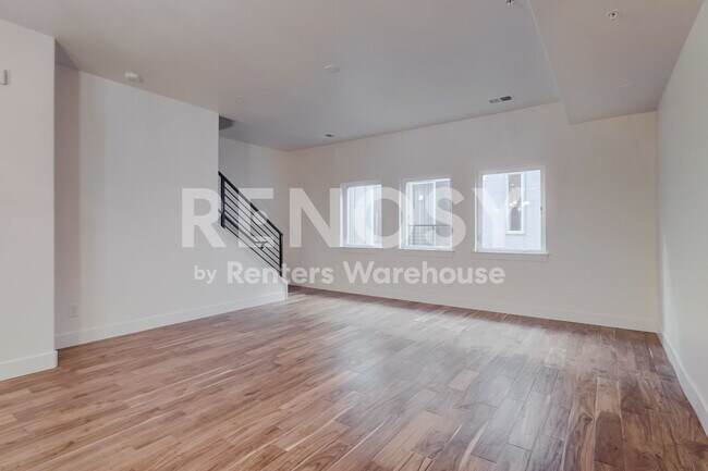 Building Photo - Prime Luxury Berkeley Townhouse with Rooftop Deck AVAILABLE NOW