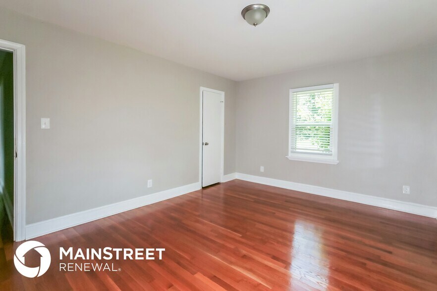 Building Photo - 331 Skyview Dr