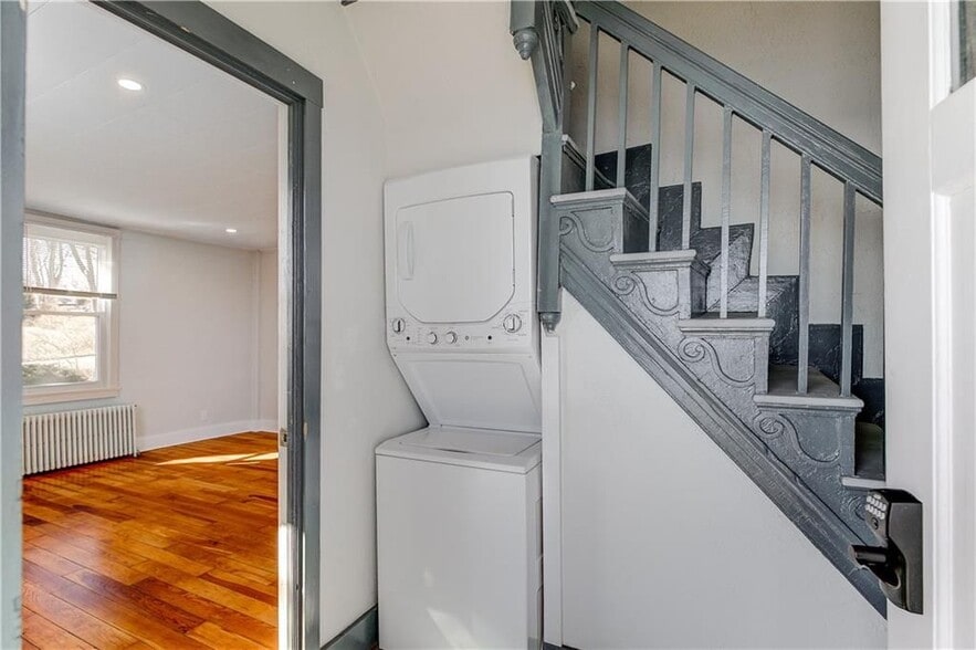 Building Photo - 38 Morningside Ln