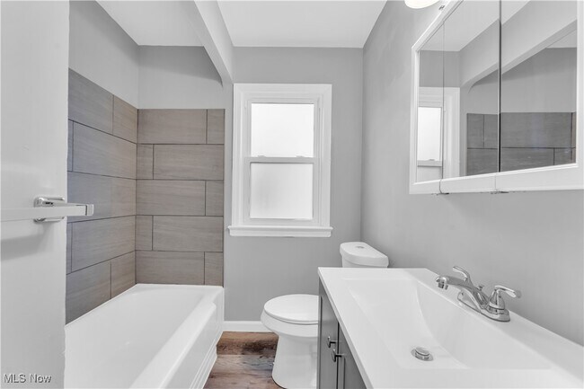 Building Photo - 22750 Tracy Ave