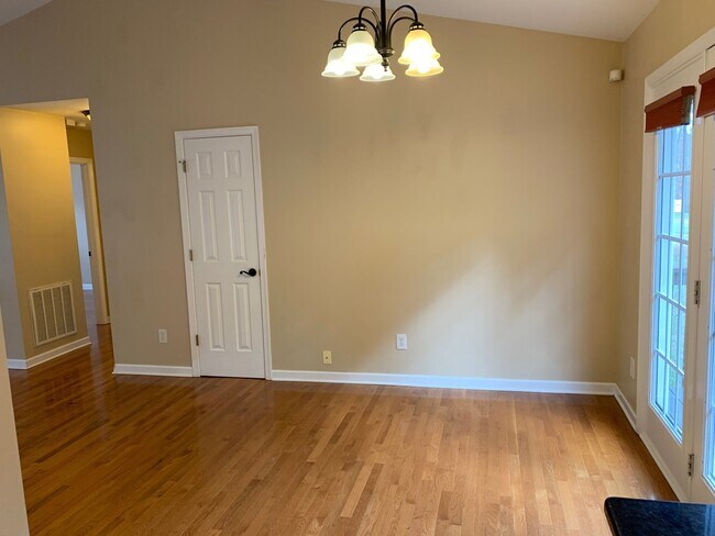 Building Photo - For Rent: Beautiful 3BR/2BA Home in Graham...