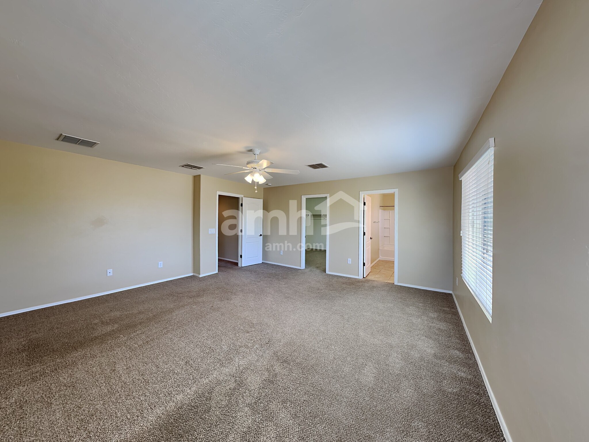 Building Photo - 1115 W Calle Puesta del Sol