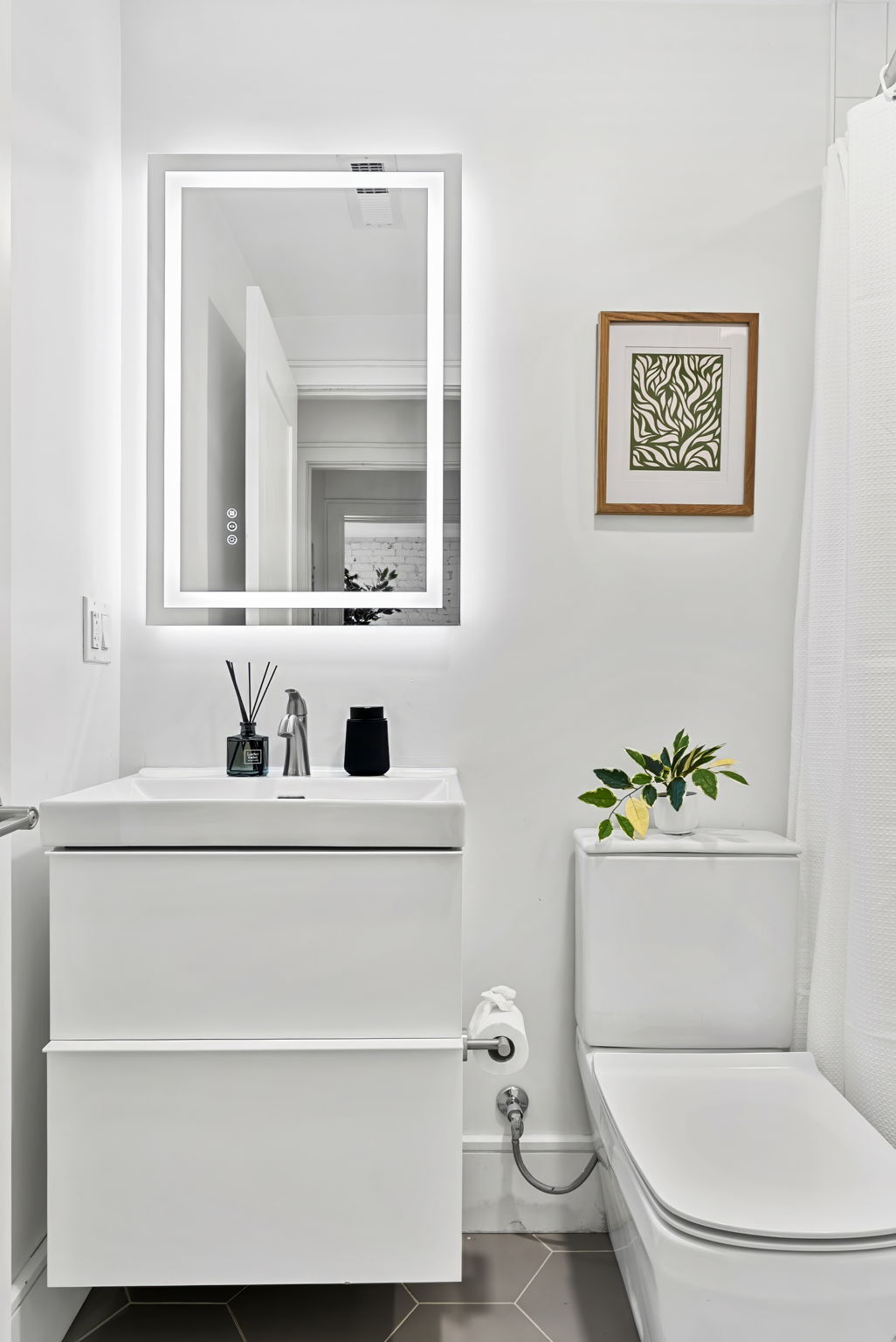 Building Photo - 1566 Beacon St