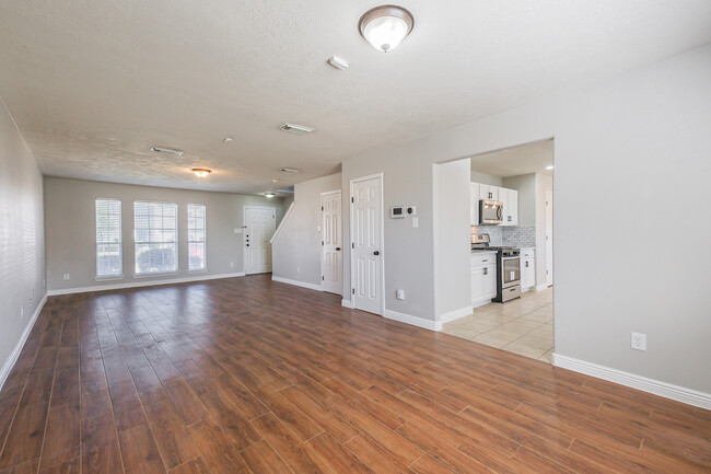 Building Photo - 12402 Greenmesa Dr