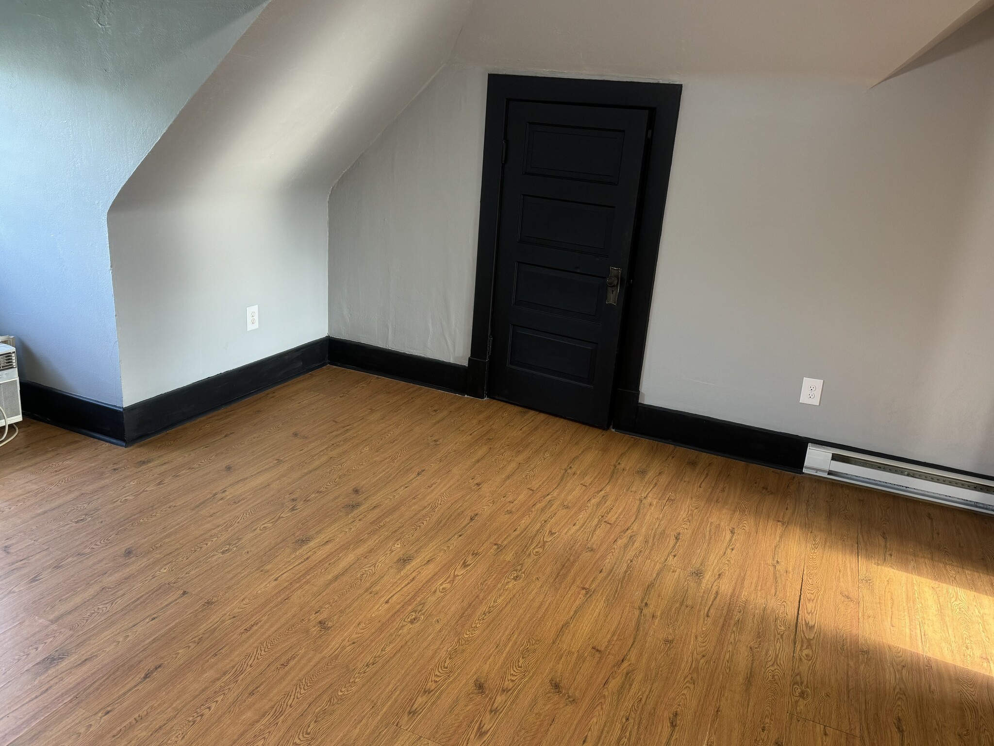 Building Photo - 216 Watson Ave