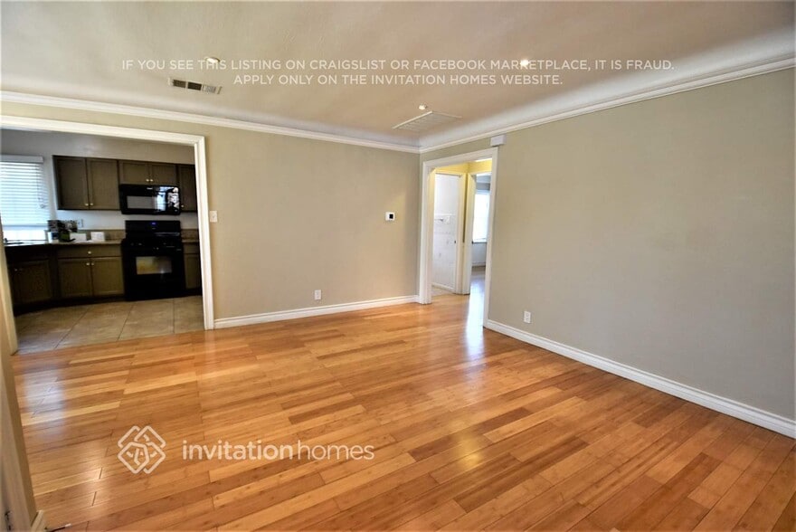 Building Photo - 9925 Orange Ave