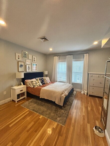 Building Photo - 7 Leeds St