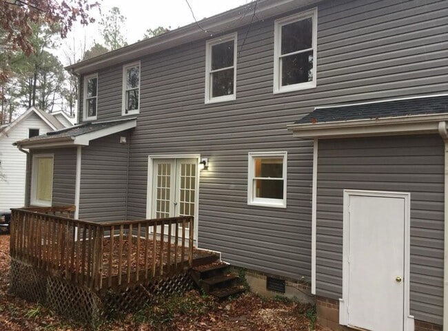 Building Photo - 3 bedroom single family home