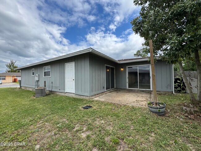 Building Photo - 2538 Johnson Dr