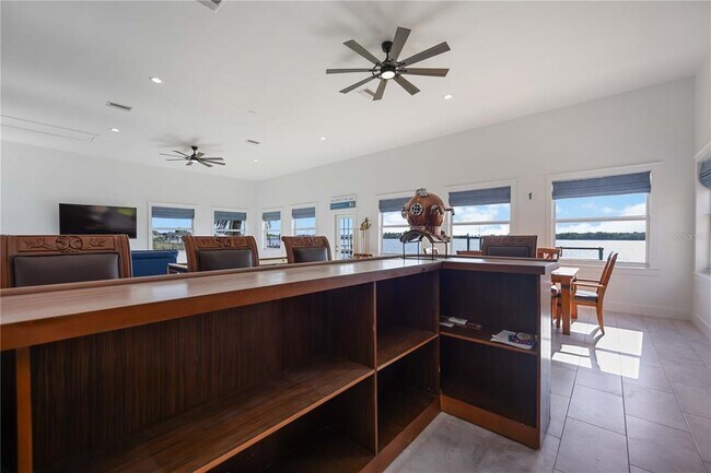 Building Photo - 2300 Harbour Dr