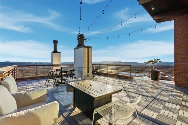 Building Photo - 5 W Mountain St