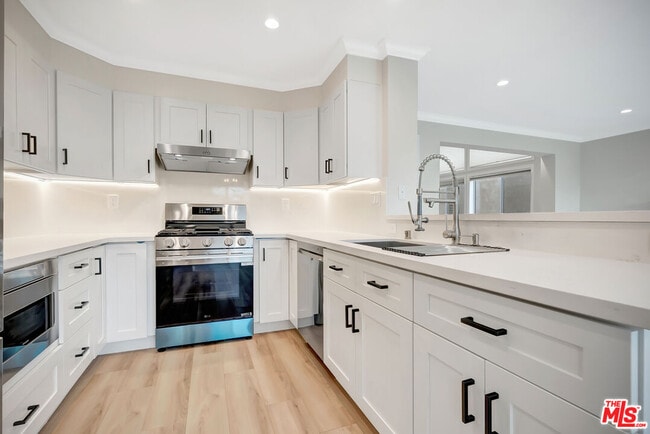 Building Photo - 4016 Cam Plano