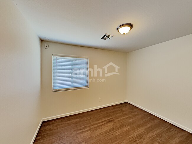 Building Photo - 16213 W Custer Ln