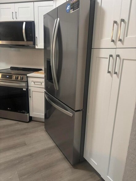 Building Photo - 350 Crestwood Cir