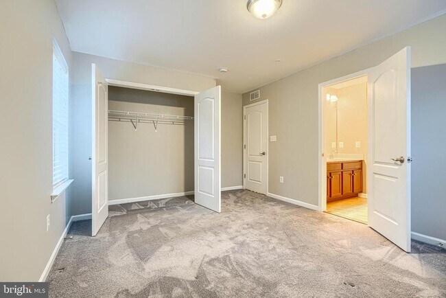 Building Photo - 601 Long Wall Dr