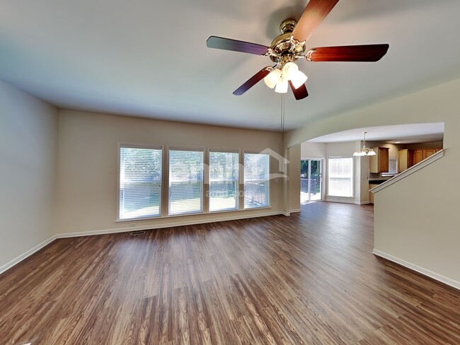 Building Photo - 420 Laurel Hills Dr