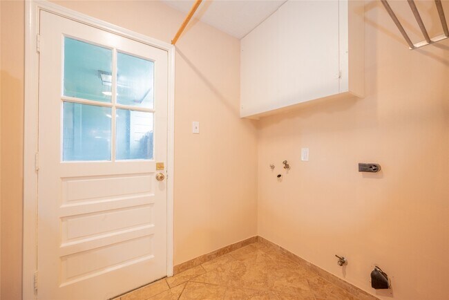 Building Photo - 9202 Benning Dr