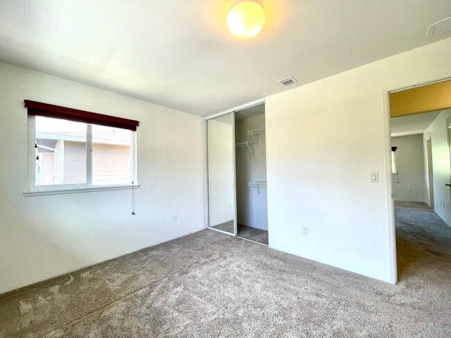 Building Photo - For Rent – Renovated 3BR/2BA Townhouse in ...