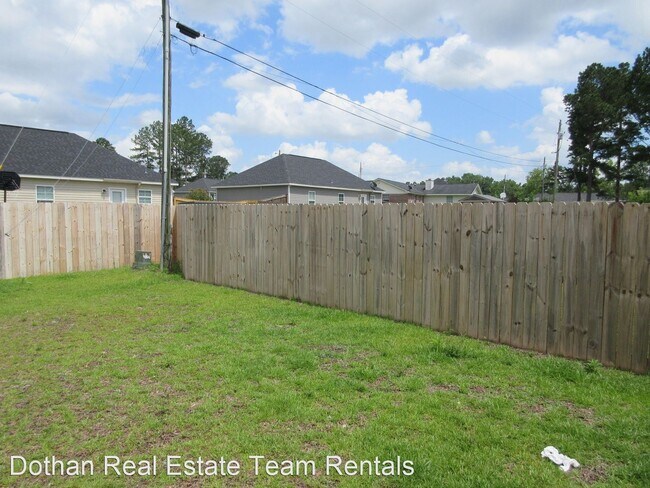 Building Photo - 3 br, 2 bath House - 220 Blazer Dr.