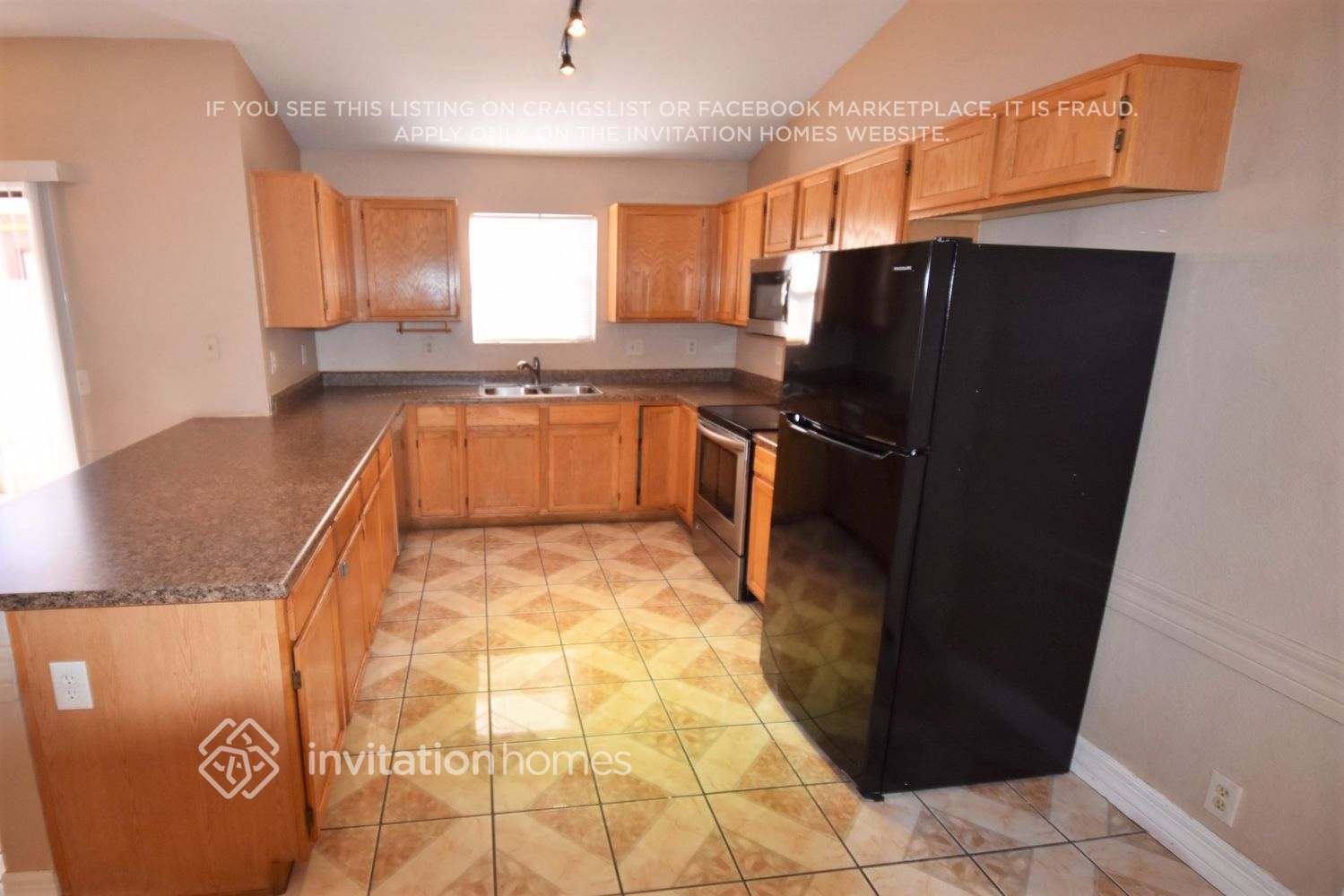 Building Photo - 4037 N 88th Ln