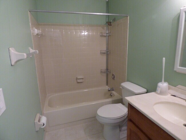 Building Photo - 729 NW 29th Avenue D Delray Beach Fl 33445