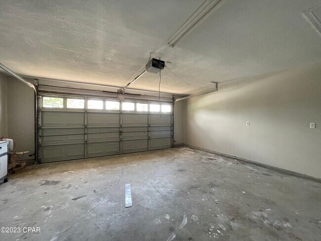 Building Photo - 122 Treasure Palm Dr