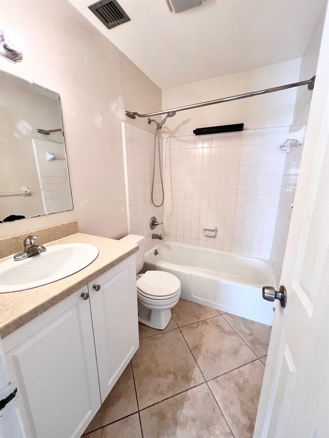 Building Photo - 2002 S 10th St