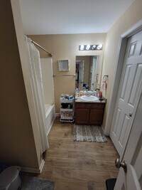 Building Photo - 211 Herschel Dr