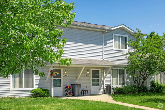 Building Photo - Eagle Pond Townhouses