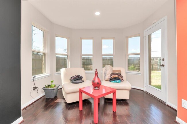 Building Photo - 6915 Moreleigh Branch Dr